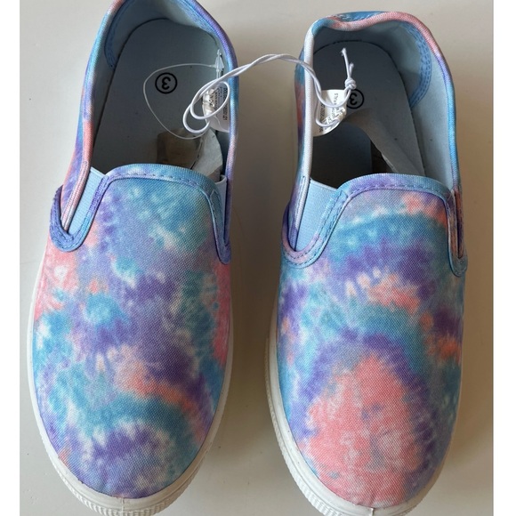 Girls Tie Dye Slip on Sneakers Size 3 New - Picture 2 of 7